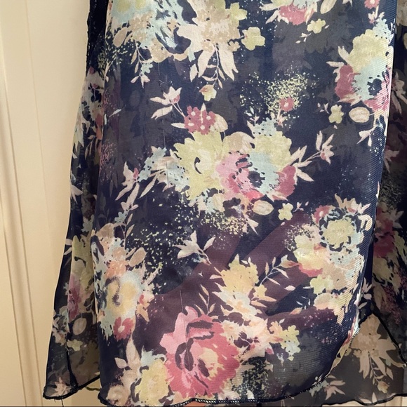 Floral Blouse - Picture 3 of 6